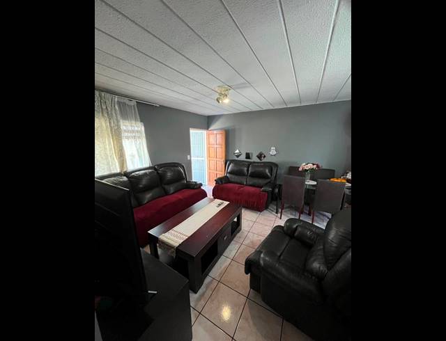 1 BEDROOM TOWNHOUSE FOR SALE IN LINMEYER